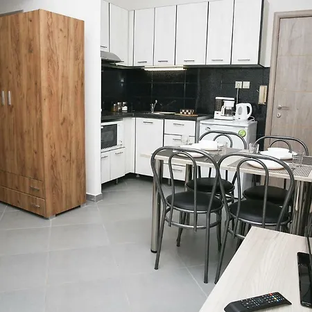 City Center Cozy #3 *